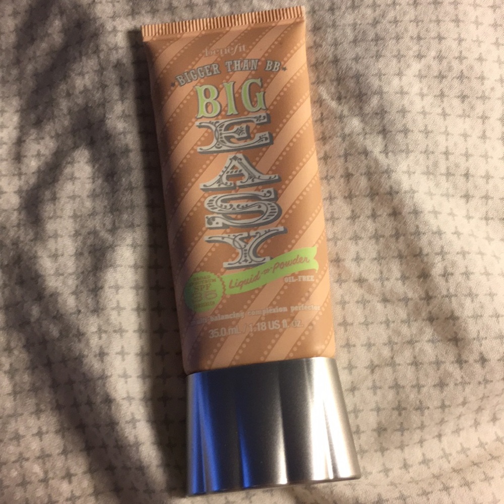 Benefit Big Easy 03 Light/ Medium